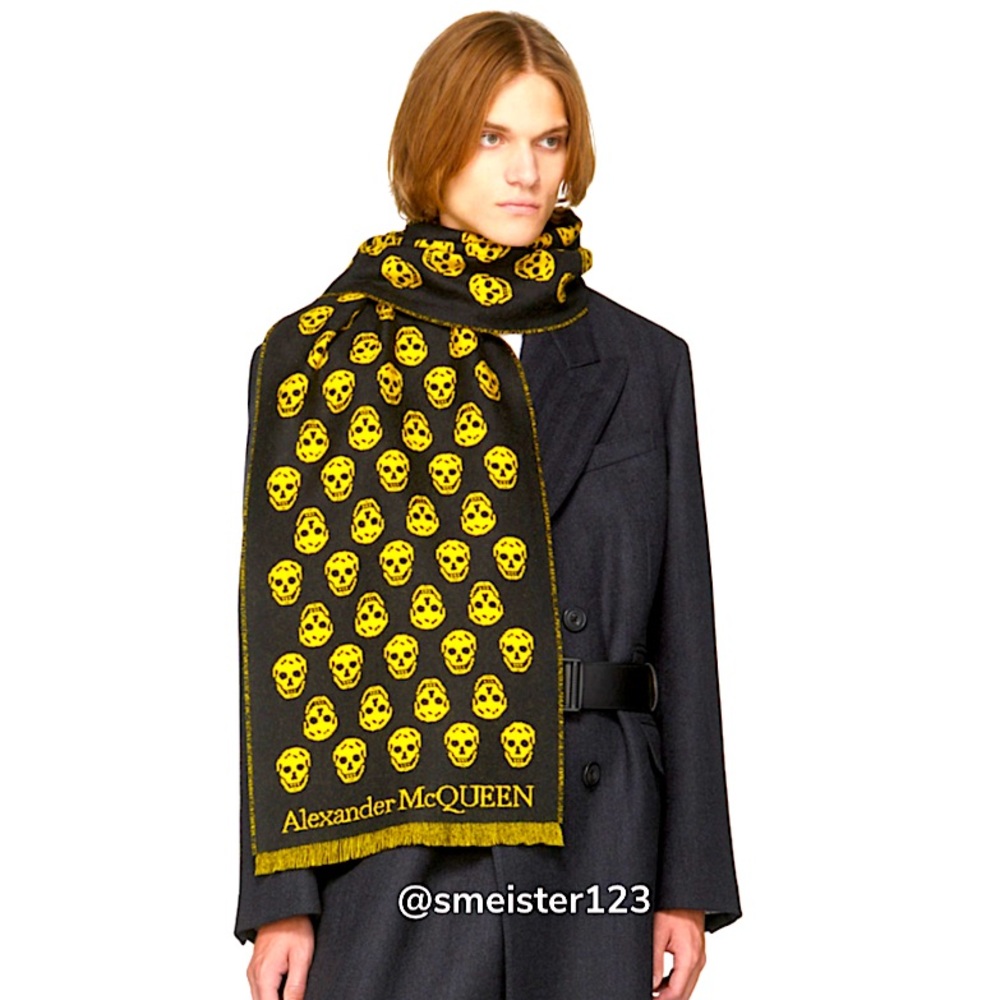 RARE Alexander McQueen black/Yellow Skull Scarf